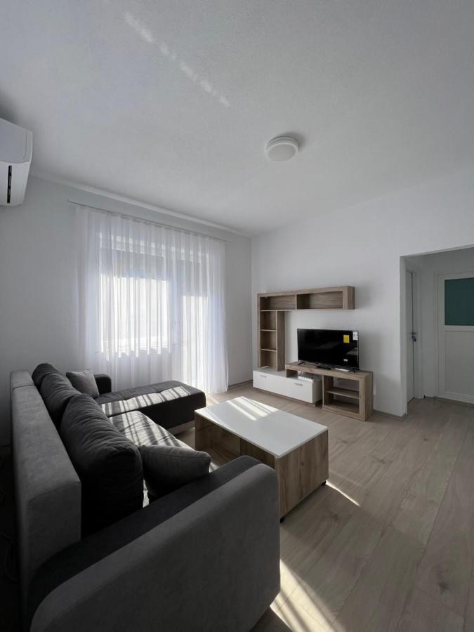 Apartment In Peja City Center Εξωτερικό φωτογραφία